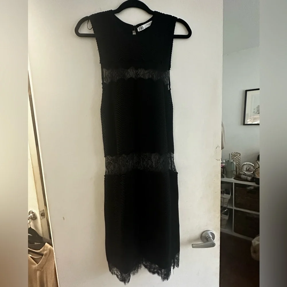 Zara Black Cutout Lace Dress - Picture 1 of 2